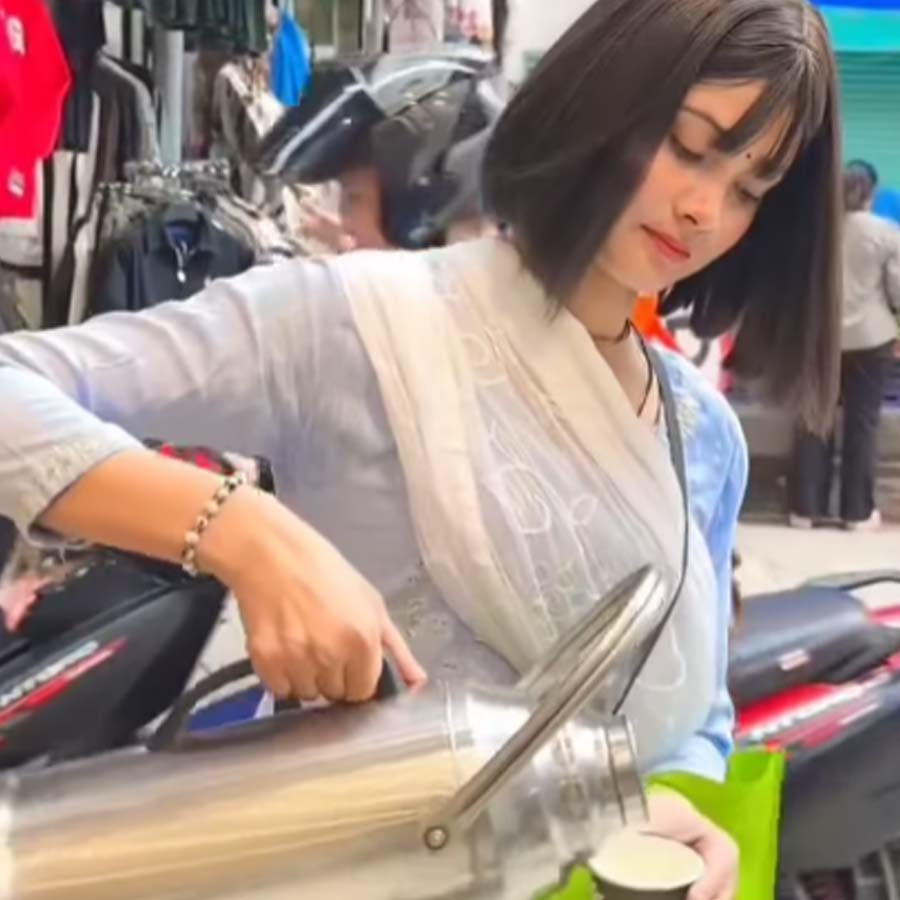 All need to know about Viral pretty Chaiwali from Nepal