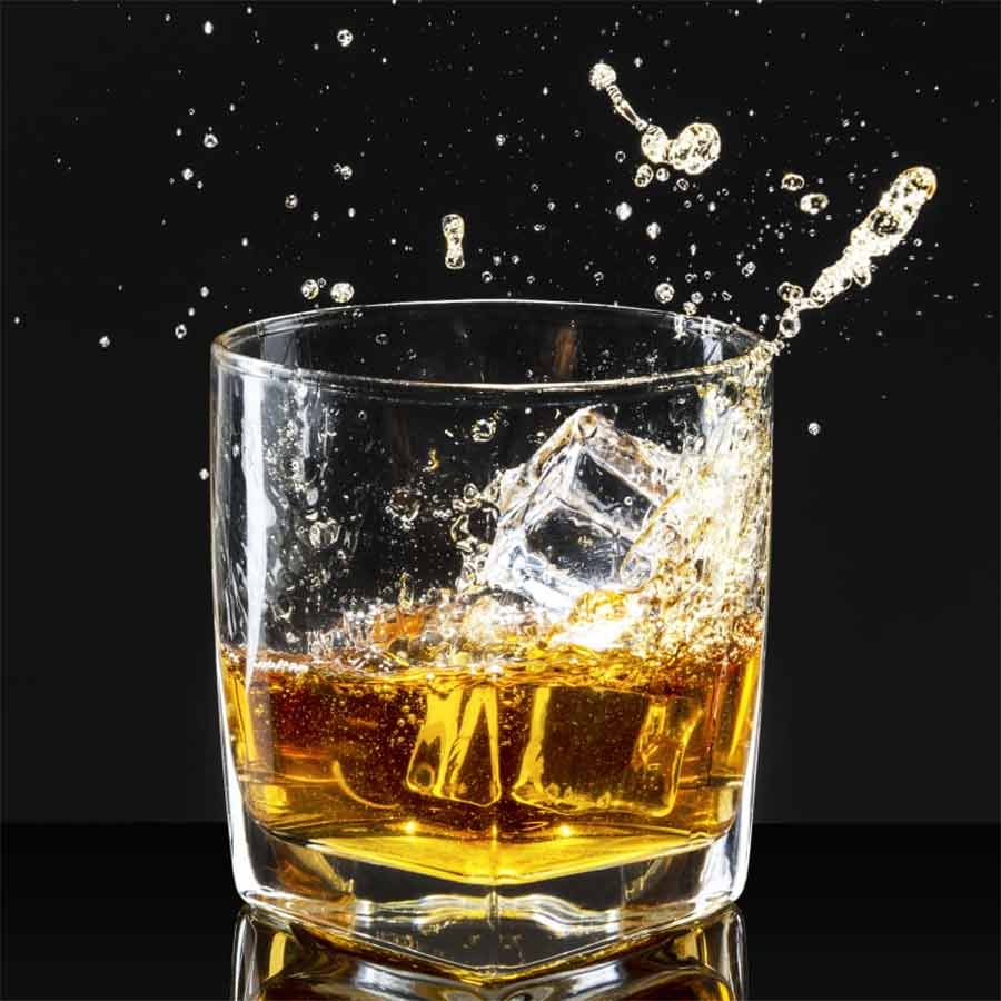 Does drinking alcohol cause weight gain, opinion of a nutritionist dgtl