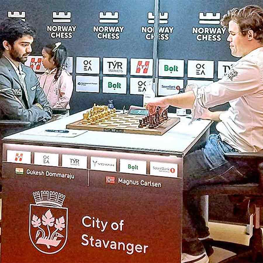 The Indian chess player responded by jointly occupying the top spot with the former world champion
