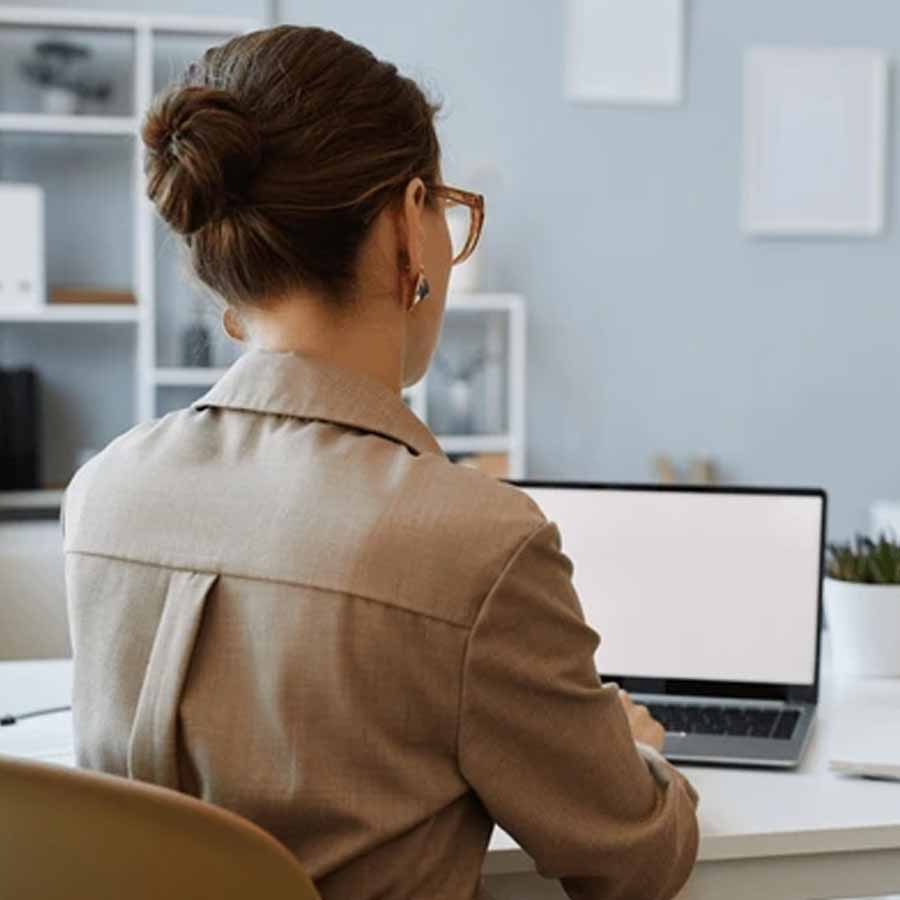 Woman dies after manager sit on top of her during argument