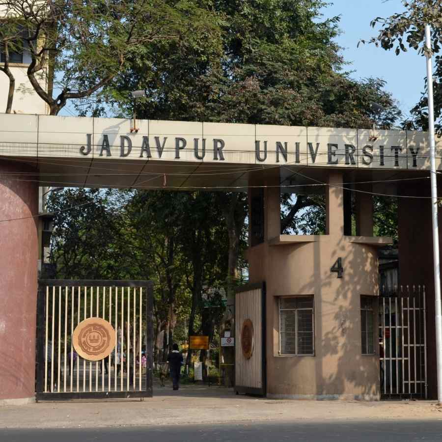 Jadavpur University will recruit an intern for the DVC sponsored project dgtl