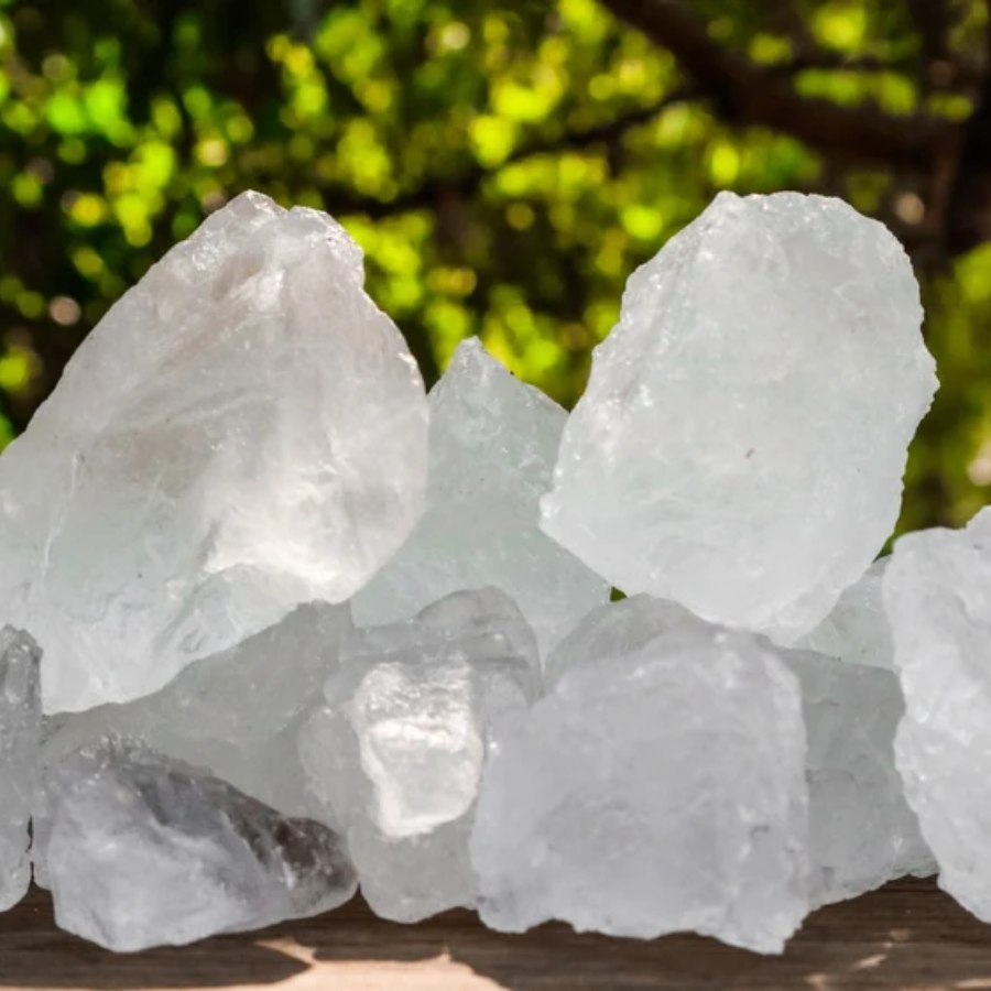 অনেকে হয়তো ফটকিরি ব্যবহার করার কথা ভুলেই গিয়েছেন।