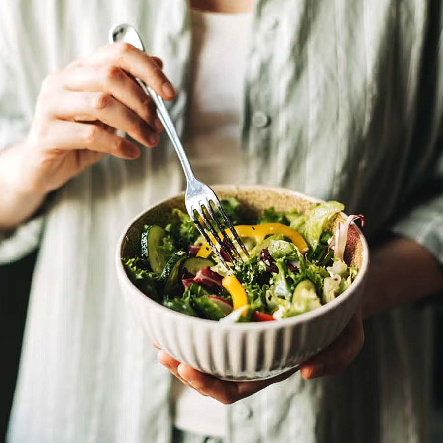 5 proven signs that your calorie deficit is helping you lose fat the right way