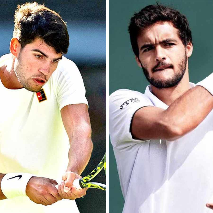 Carlos Alcaraz takes another step towards winning Wimbledon three times in a row