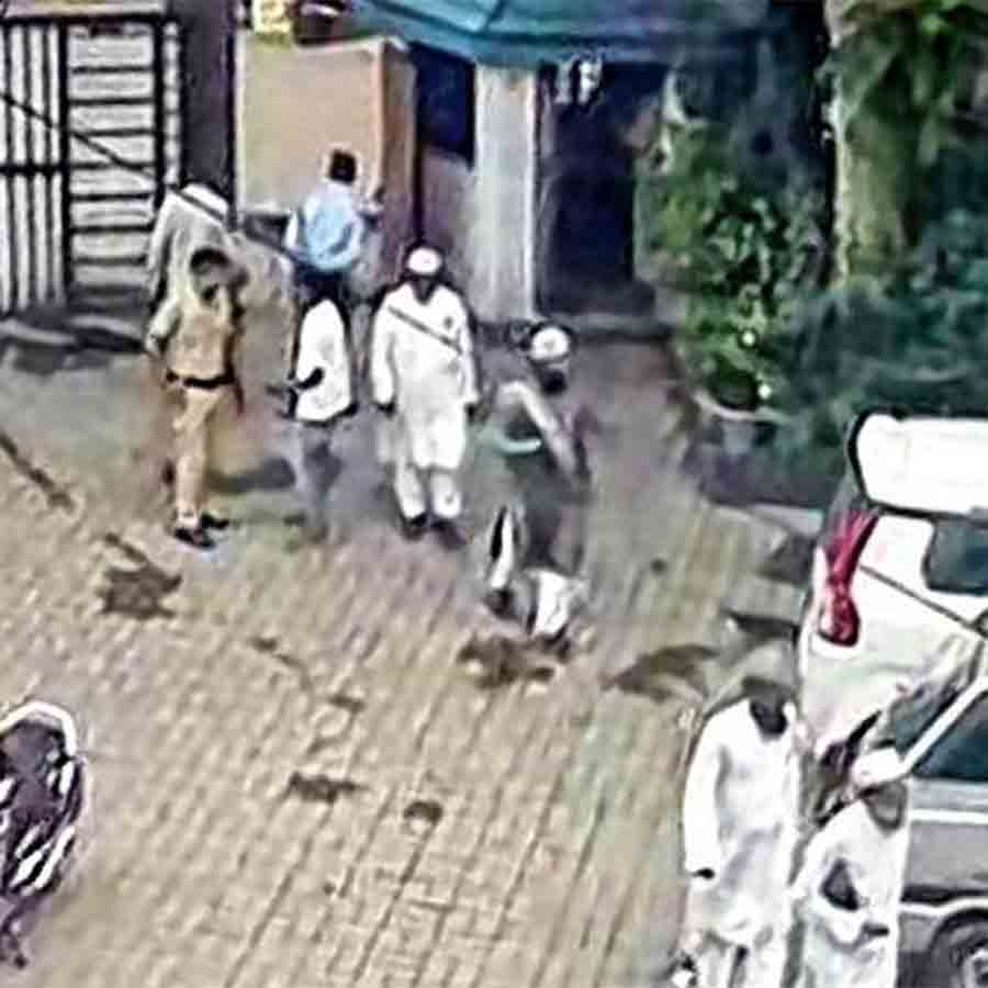 Speculations regarding few strangers entering a house of Municipality worker at Siliguri
