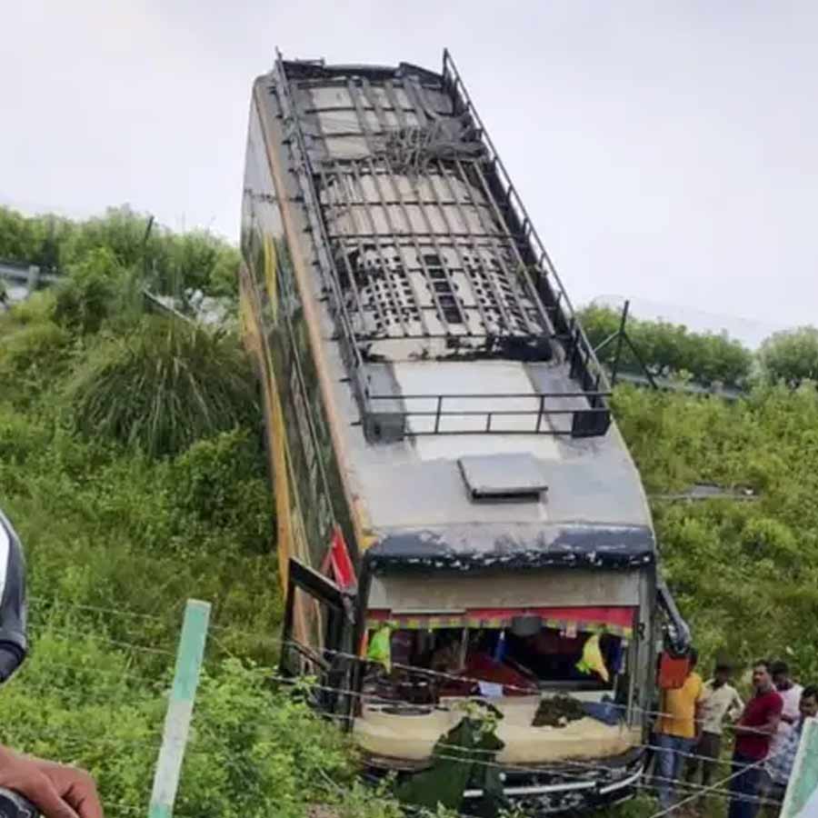 Several people injured after Amarnath Yatra buses collide during breakfast stop on Saturday morning dgtl