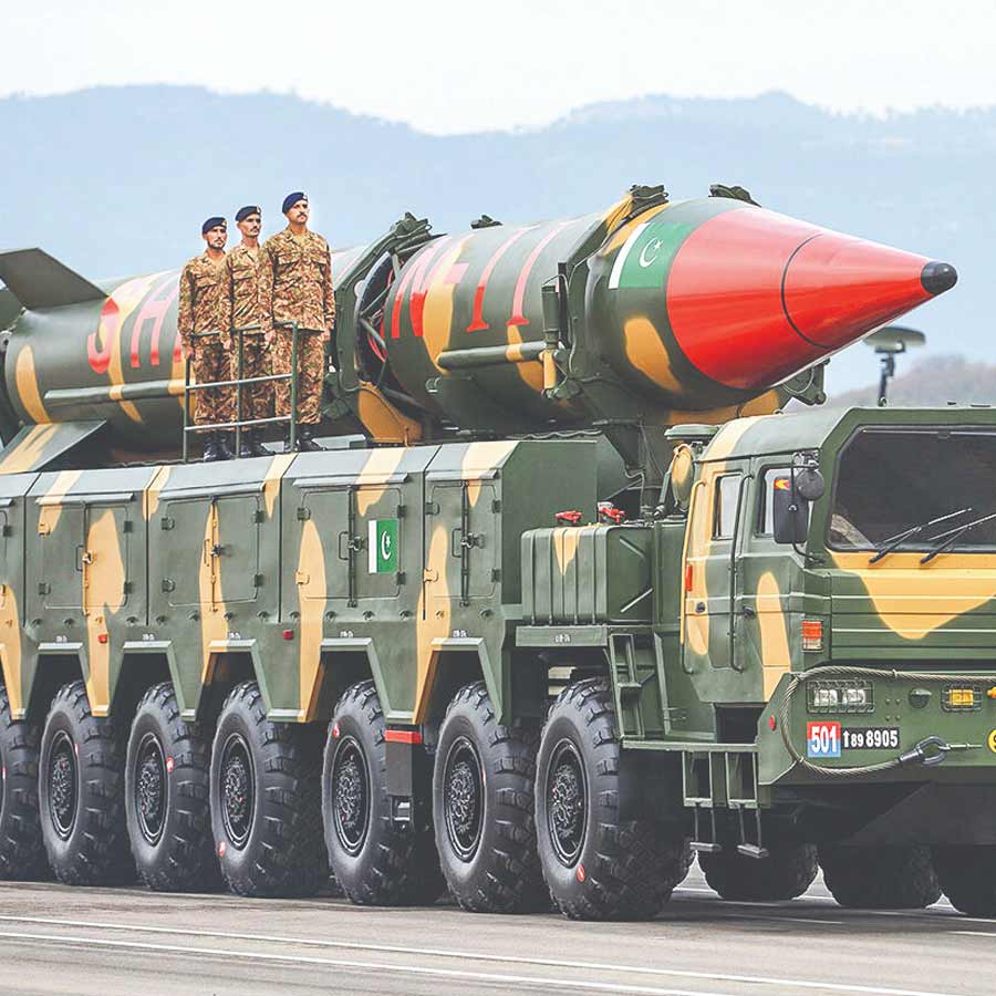 Pakistan’s nuclear weapons are controlled by US General, says former CIA officer