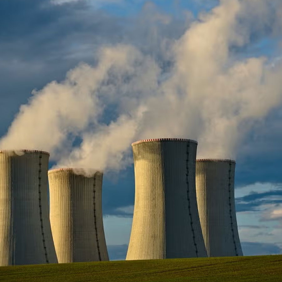 Pakistan’s nuclear weapons are controlled by US General, says former CIA officer