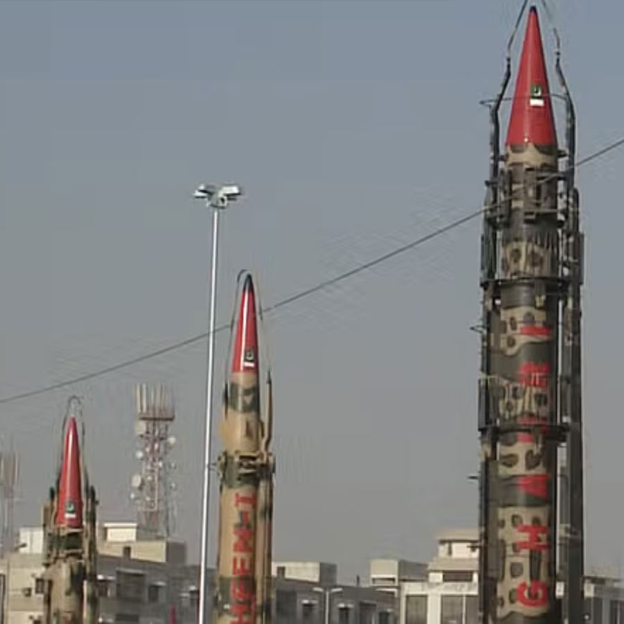 Pakistan’s nuclear weapons are controlled by US General, says former CIA officer