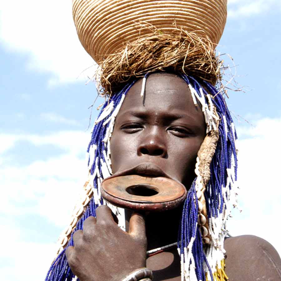 Cut lips as mark of beauty