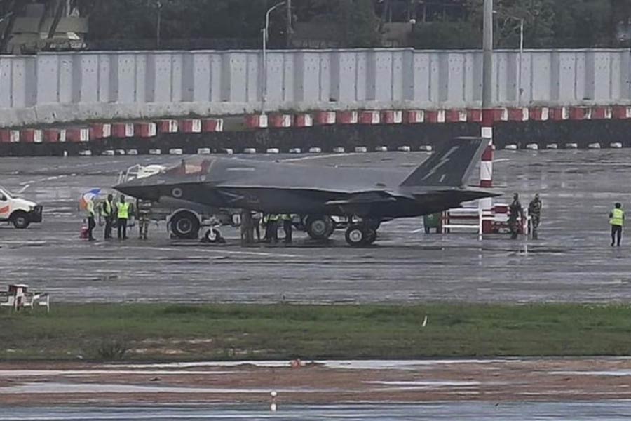 British Royal Navy stealth fighter jet F-35B may be dismantled to move from Kerala