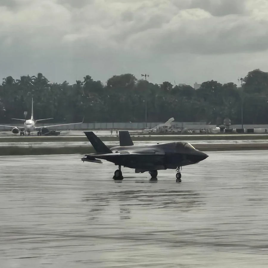 British Royal Navy stealth fighter jet F-35B may be dismantled to move from Kerala