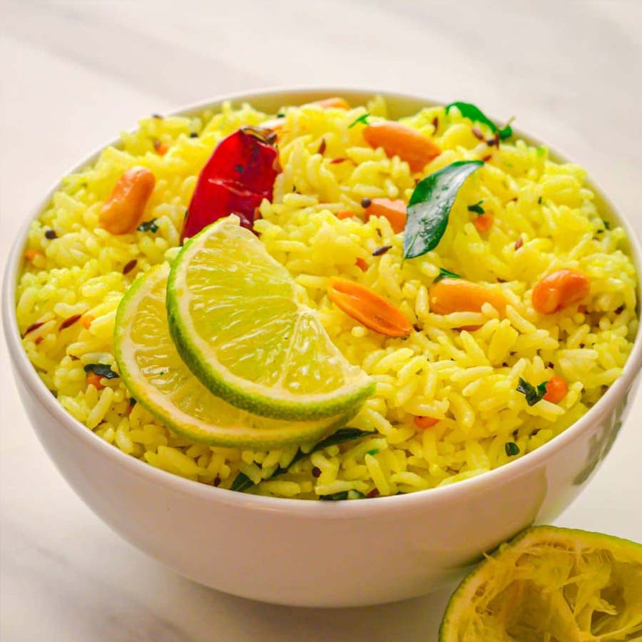 লেমন রাইসও স্বাদ বদলে ভাল পছন্দ হতে পারে।