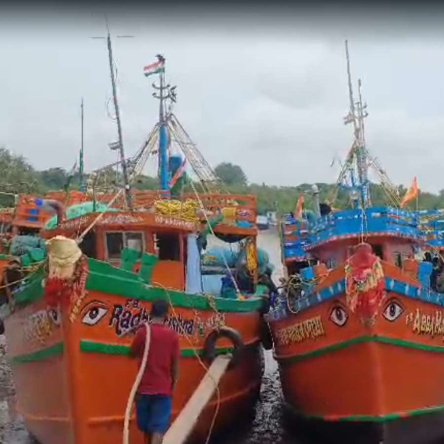 vresidents of Kakdwip are sad as Bangladesh has held at least 48 fishermen