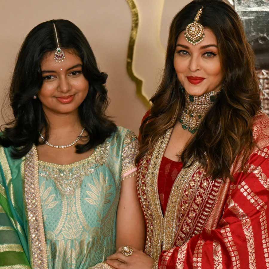 Should parents follow Aishwarya Rai Bachchan’s parenting style as she has not yet given smartphone to daughter Aaradhya Bachchan dgtl