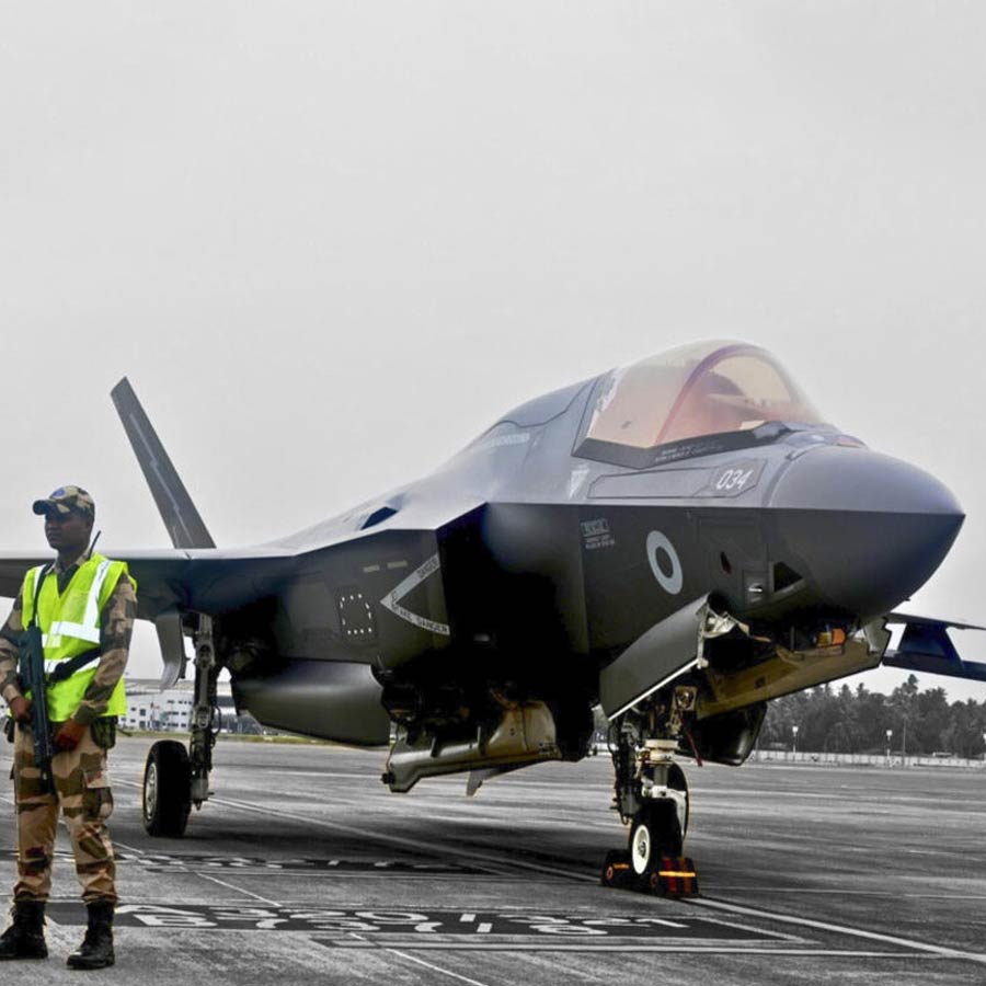 British Royal Navy stealth fighter jet F-35B may be dismantled to move from Kerala