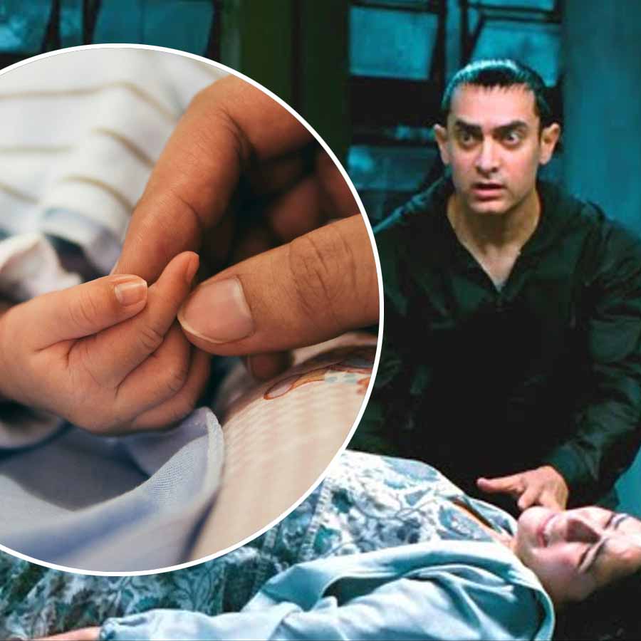 An army Doctor deliver baby at Jhansi railway platform with help of hair clip and pocket knife