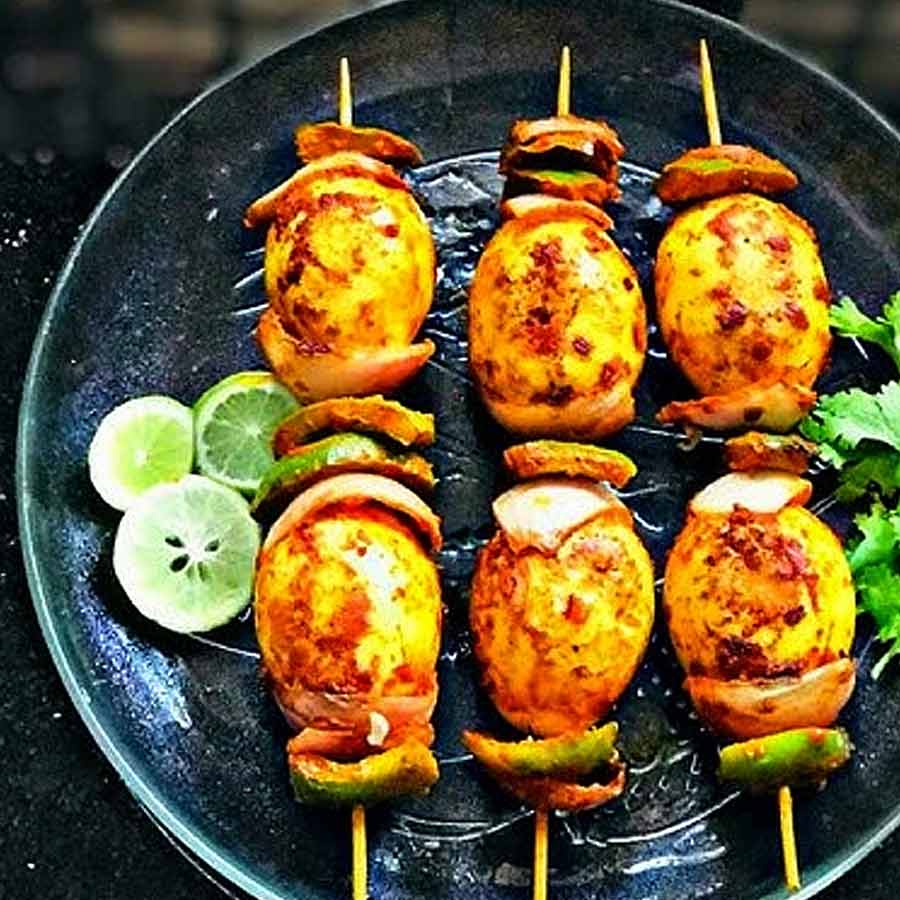 ডিম দিয়ে বানিয়ে ফেলুন তন্দুর।