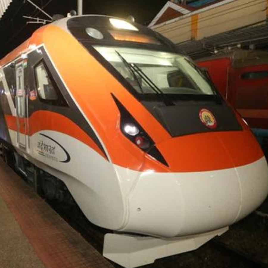 Hundreds of passengers of Vande Bharat express stranded for 7 hours in Odisha as heavy rain waterlog railway tracks dgtl