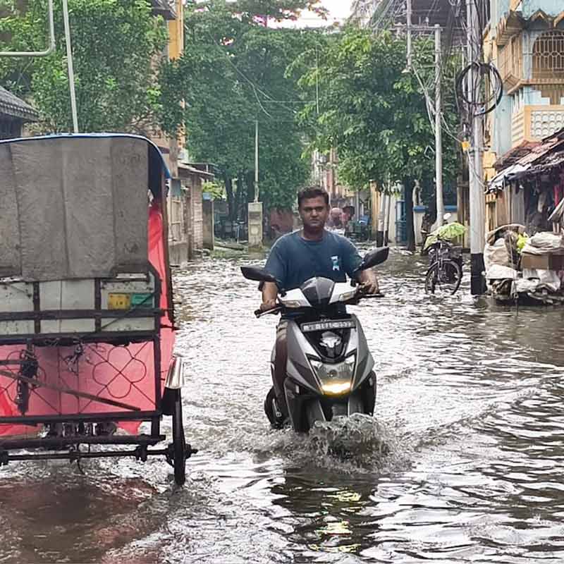 জলমগ্ন হুগলি।