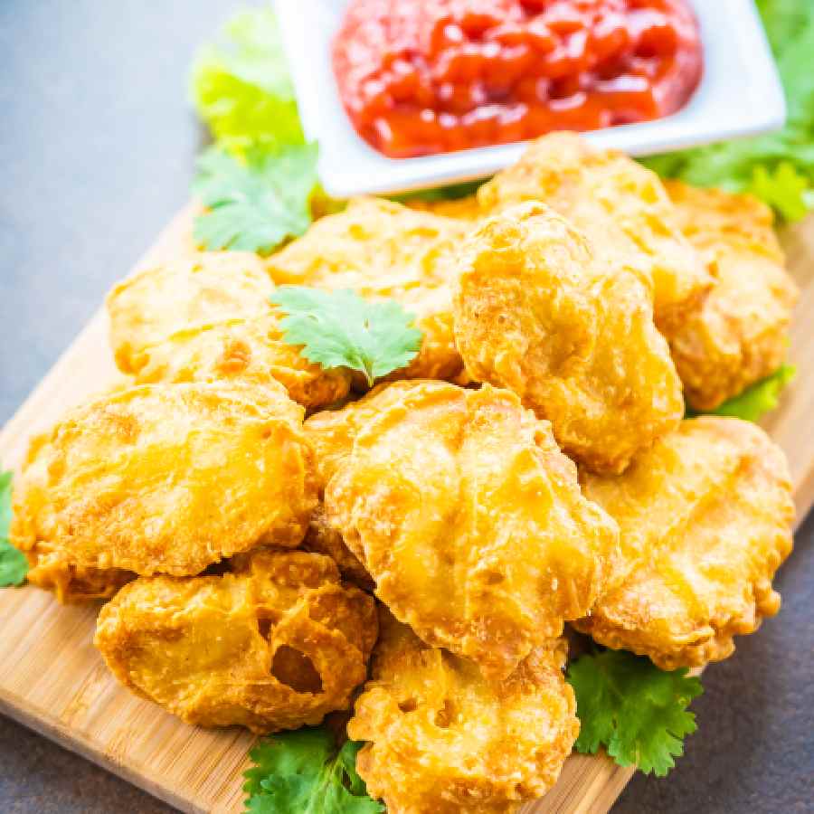 গরম গরম ভাজাভুজি বৃষ্টির সন্ধ্যায় দারুণ লাগবে।