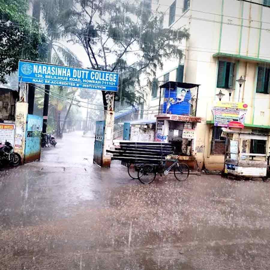 Police arrest four SFI members at Narasingha Dutt College