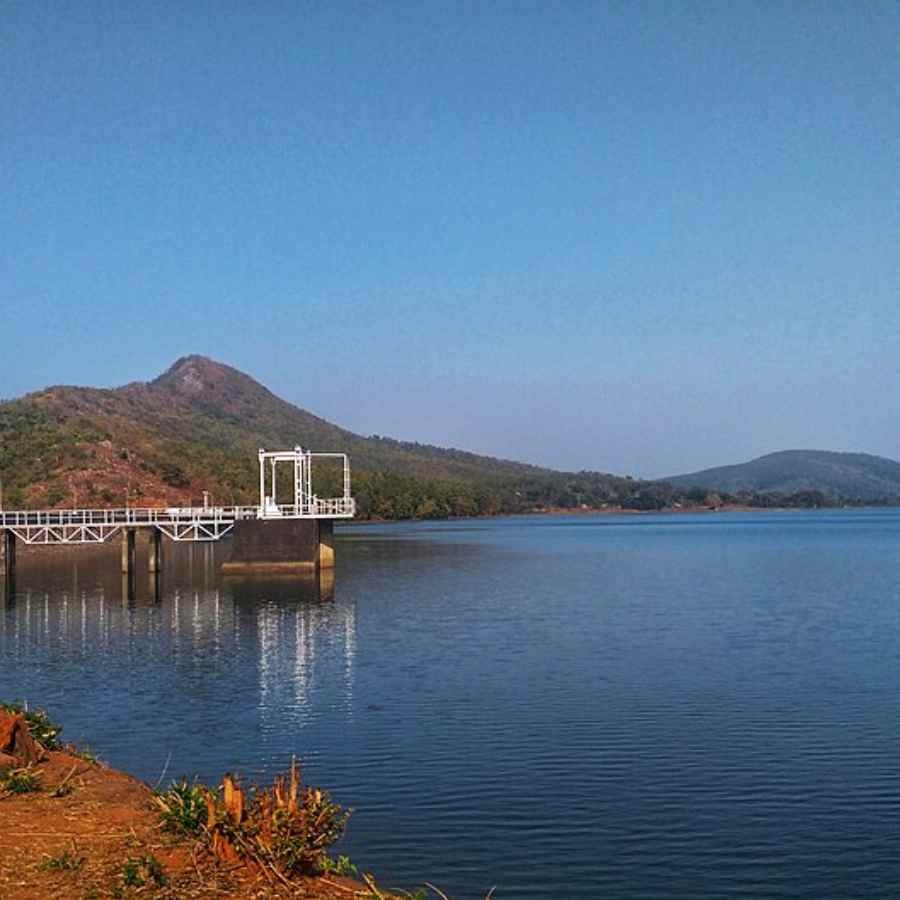 সুলাইপাত জলাধার। ঘুরে নিতে পারেন এখানেও।