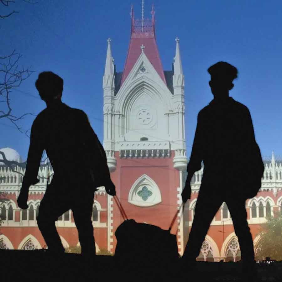Petitioner seeks urgent hearing in Calcutta High Court on detention of West Bengal migrant workers in Odisha and Delhi