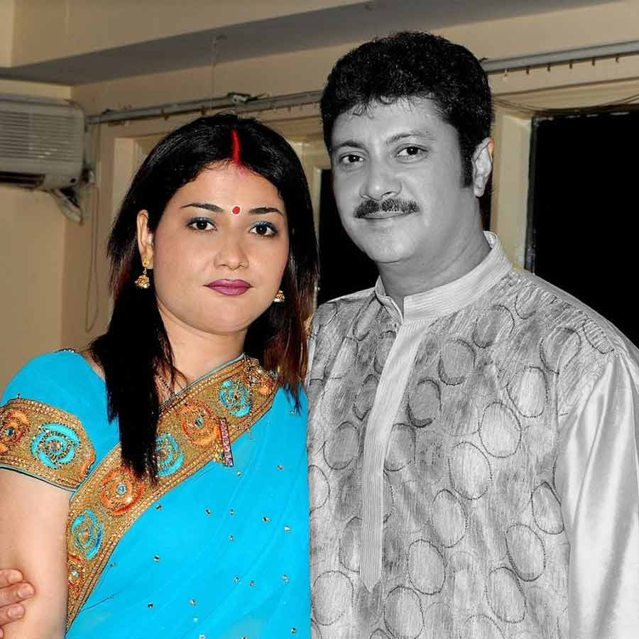 Sanjukta Chatterjee wife of late actor Abhishek Chatterjee shares her special memory on their 17th wedding anniversary dgtl