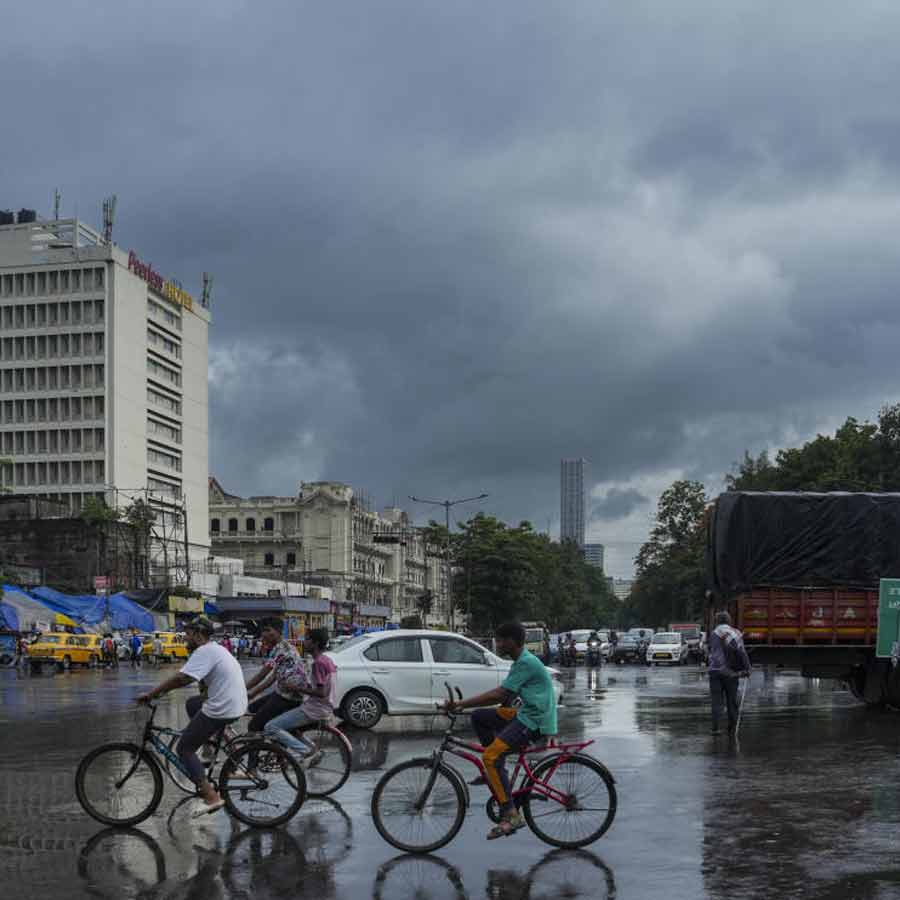 Heavy rain forecast in several districts of South Bengal dgtl