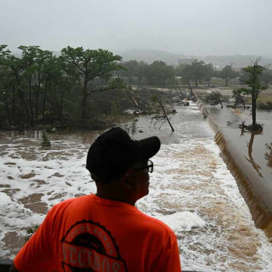 Many people is Texas are still missing after flash flood, search operation going on dgtl