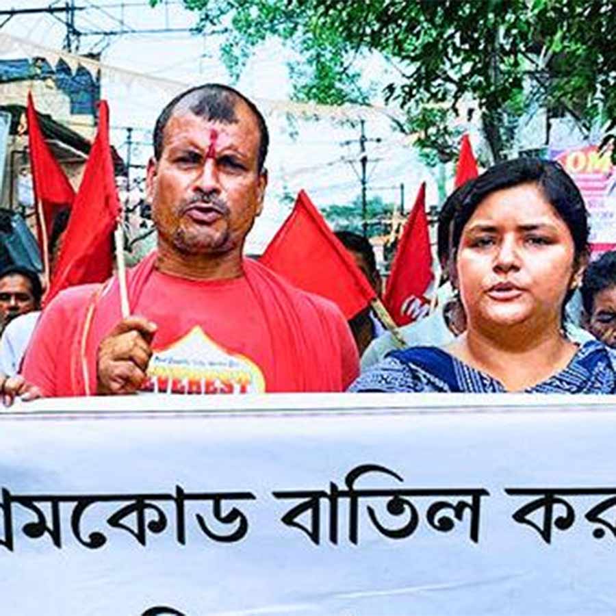 Both heavy rainfall and Labour Union Strike hampered the mining work at raniganj