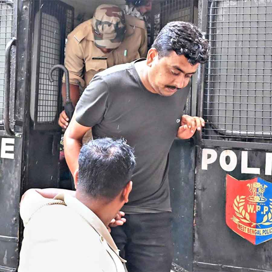 Police arrested 4 person involved in exual harassment of a female TMC party activist