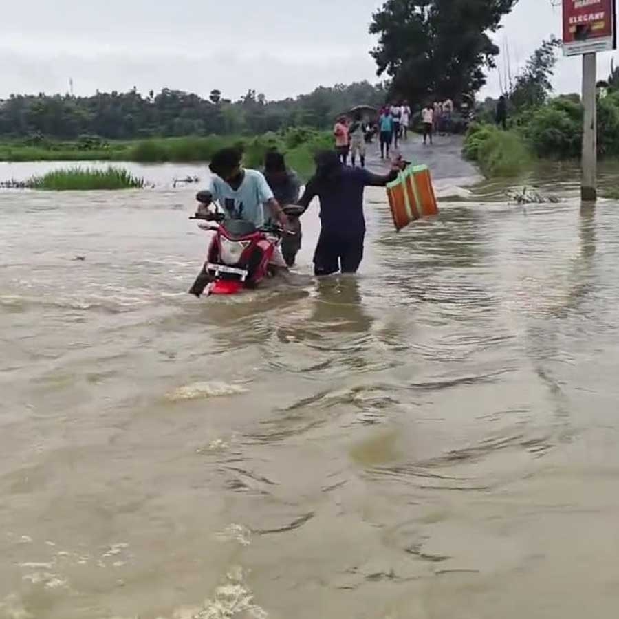 Flood like situation in Bankura due to incessant rain dgtld