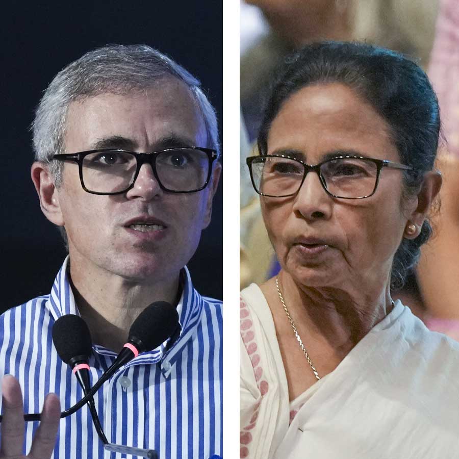 Mamata Banejee said that our tourists should visit Kashmir after meeting with Omar Abdullah