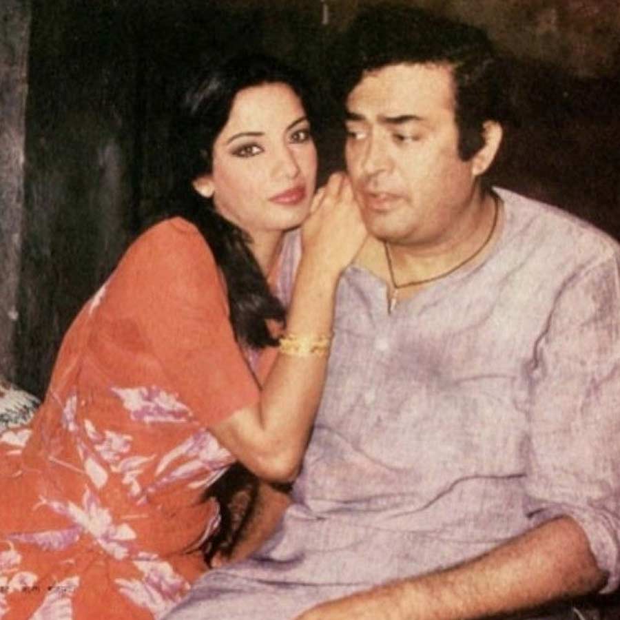 অন্দরমহলে কান পাতলে শোনা যায়, বলি অভিনেত্রী শাবানা আজ়মির প্রতিও ভাল লাগা ছিল সঞ্জীবের। শাবানাও নাকি অভিনেতাকে পছন্দ করতেন। কিন্তু তাঁদের সম্পর্ক শুরুর আগেই শেষ হয়ে যায়। সঞ্জীব এই প্রসঙ্গে এক সাক্ষাৎকারে জানিয়েছিলেন, শাবানাকে পুত্রবধূ হিসাবে পছন্দ হয়নি তাঁর মায়ের। মায়ের অমতে অভিনেত্রীর সঙ্গে প্রেমের সম্পর্ক পাতাতে চাননি সঞ্জীব।