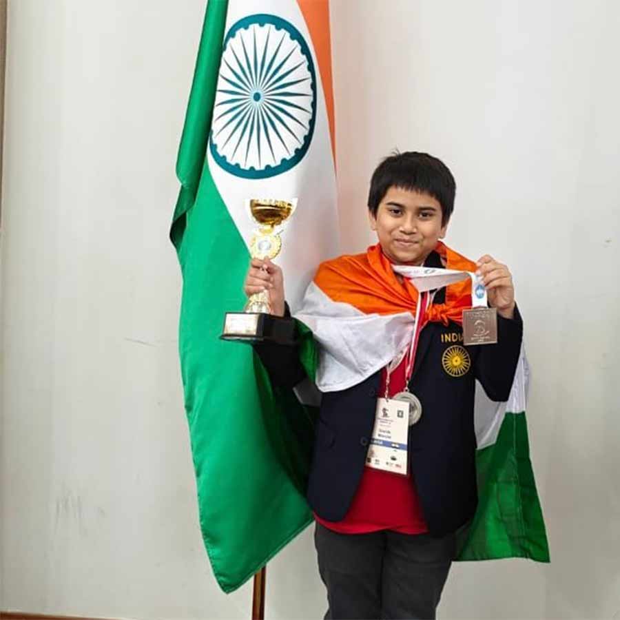 Chief Minister congratulates two Bengali chess players for winning an international chess competition dgtld