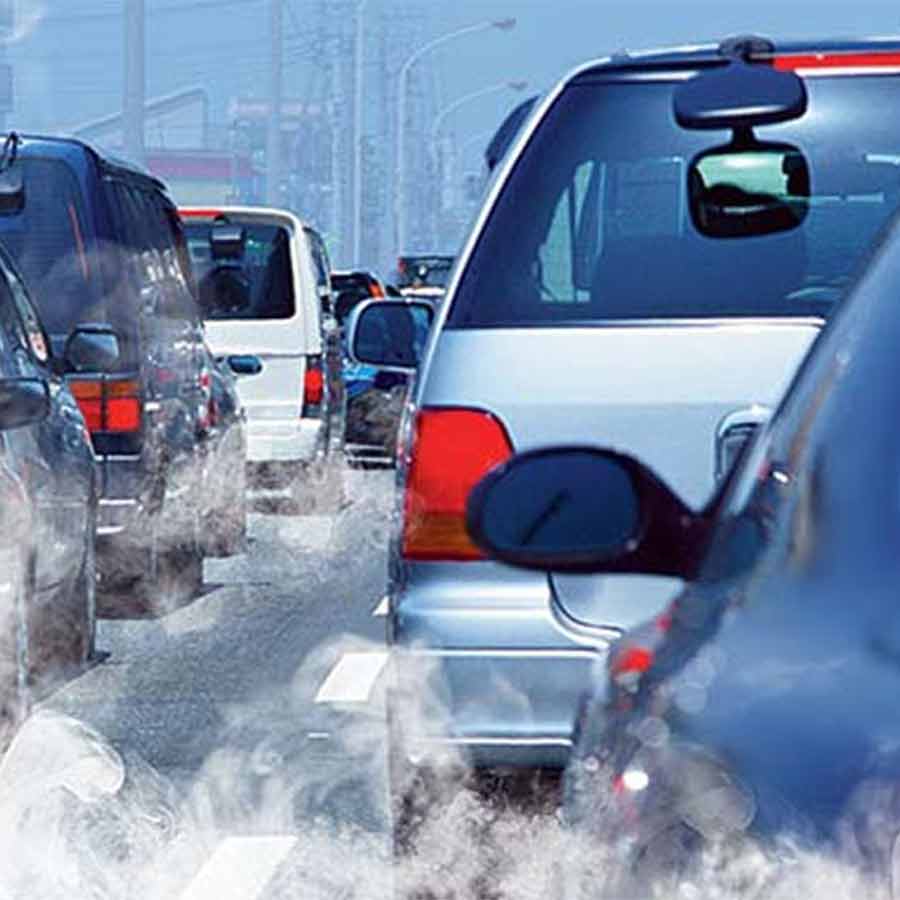 When the decision is made to scrap old cars, many may suspect that protecting the environment is just an excuse, while the real purpose is to increase car sales