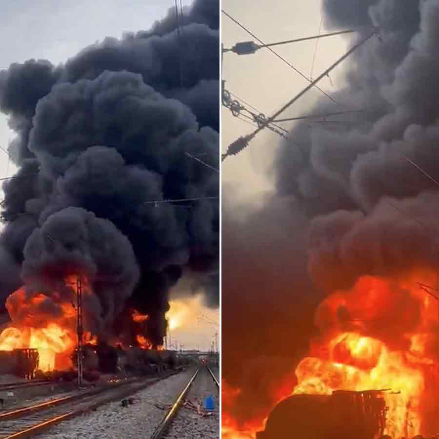 Huge fire at goods train in Tamil nadu dgtl