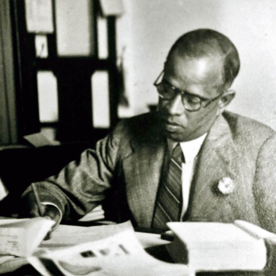 Indian civil servant bureaucrats are the steel frame of the country, know the reasons