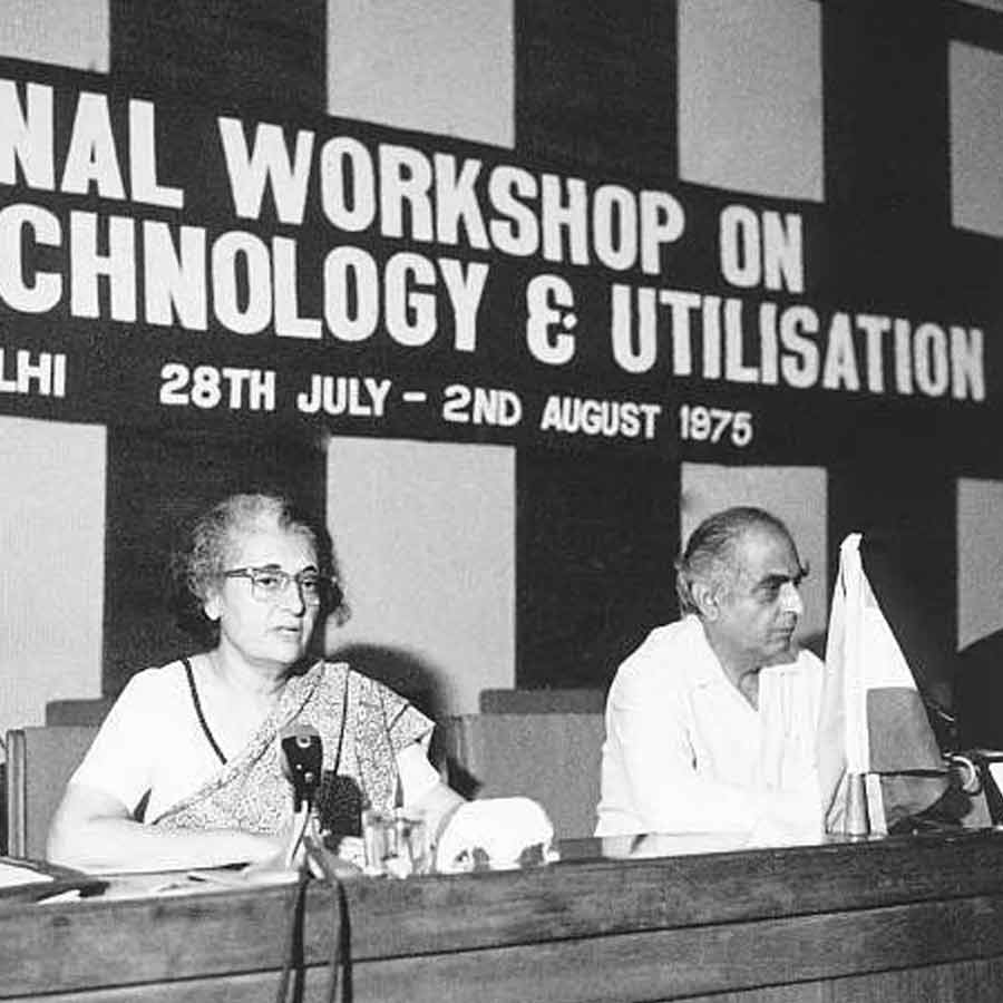 Indian civil servant bureaucrats are the steel frame of the country, know the reasons