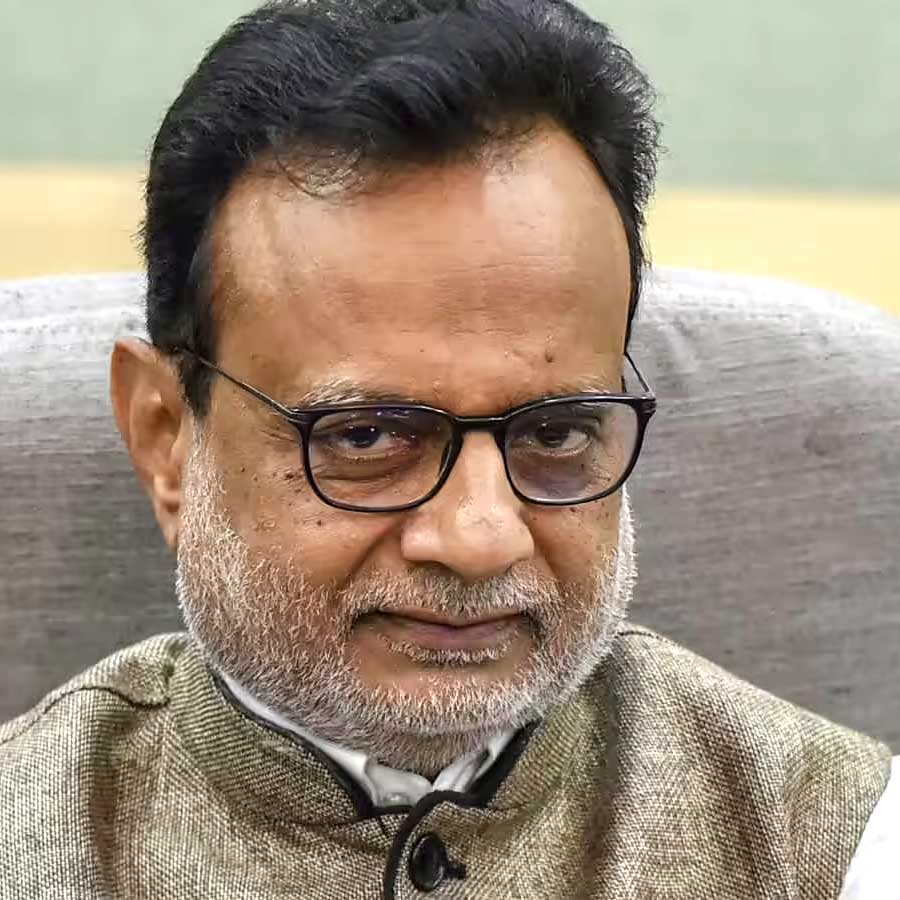 Indian civil servant bureaucrats are the steel frame of the country, know the reasons