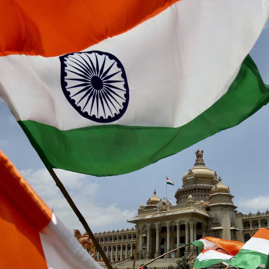 Indian civil servant bureaucrats are the steel frame of the country, know the reasons