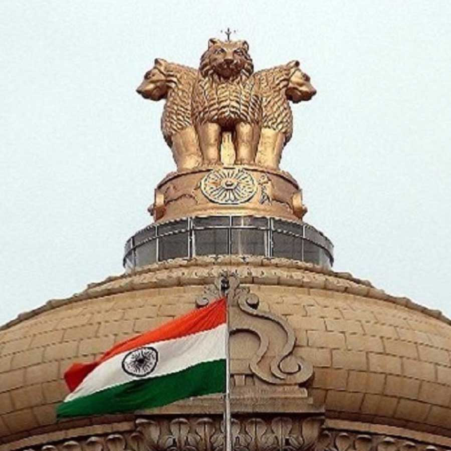 Indian civil servant bureaucrats are the steel frame of the country, know the reasons