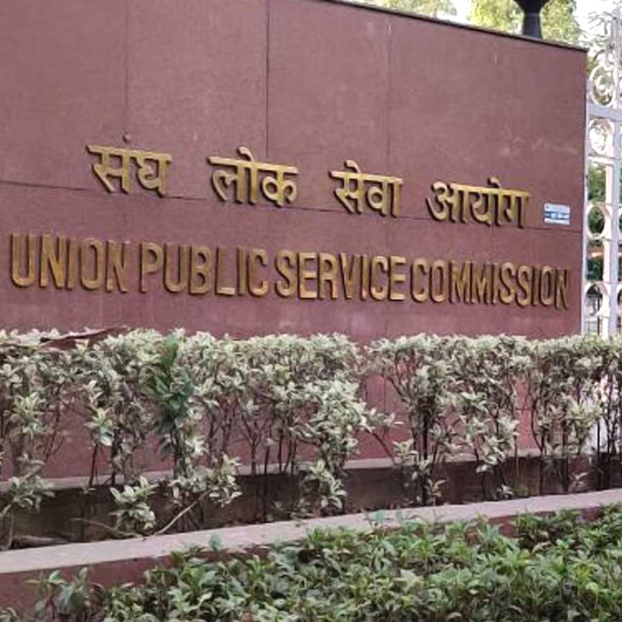 Indian civil servant bureaucrats are the steel frame of the country, know the reasons