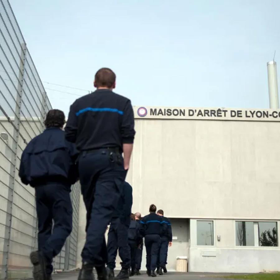 Man escapes a prison of France in bag of fellow inmate dgtl