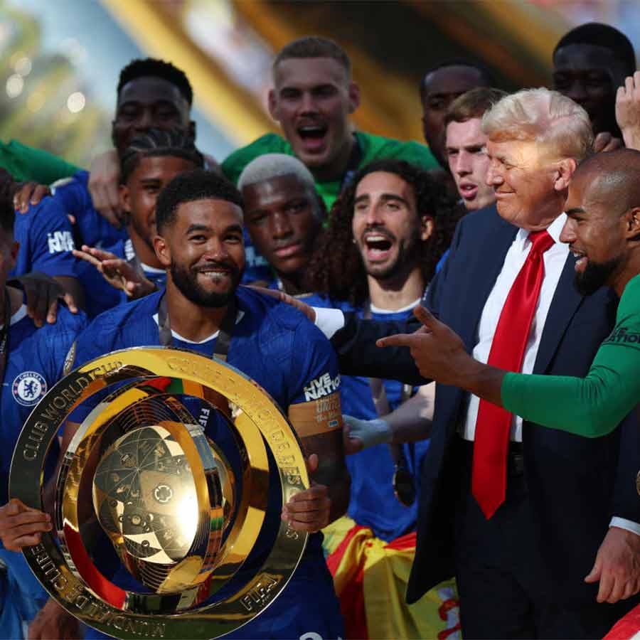 Chelsea beat PSG by three goals to become champions