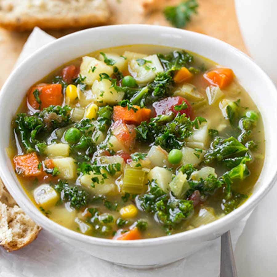 সব্জি হোক বা ডাল, টম্যাটো, রাঙা আলু অনেক কিছু দিয়েই স্যুপ বানিয়ে নিতে পারেন।