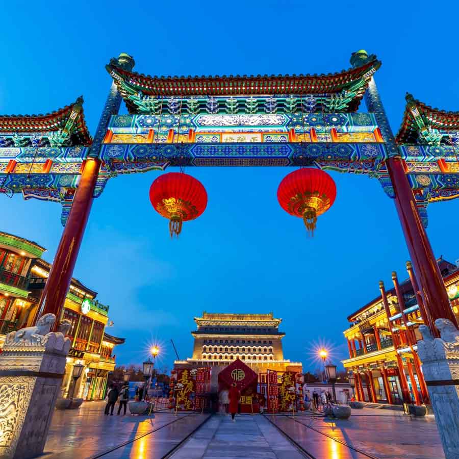 ভারতে স্বেচ্ছানির্বাসিত সর্বোচ্চ বৌদ্ধ ধর্মগুরু বলেছেন, ‘‘আমি খুব অবাক হব না যদি আমার মৃত্যুর পর আপনাদের দু’জন দলাই লামাকে দেখতে হয়। তাঁদের মধ্যে এক জন আমার উত্তরসূরি হবেন। আর এক জনকে বেজিং বেছে নেবে। তিনি পরবর্তী দলাই লামা হবেন চিন থেকে। আমার পরের দলাই লামা নিয়ে বেশি চিন্তাভাবনা করছে চিনই।’’