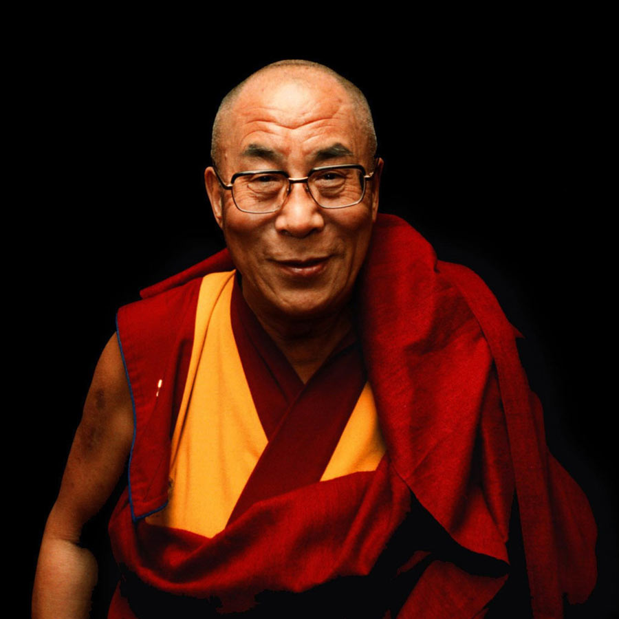 তাঁর দাবি, দলাই লামা নিয়ে শেষ কথা বলবেন বৌদ্ধ ধর্মাবলম্বী তিব্বতের মানুষই। তাঁরা যদি লামাদের বাঁচিয়ে রাখতে চান, তা হলে লামারা থাকবেন। আর তখনই প্রশ্ন উঠবে কে হবেন পরবর্তী দলাই লামা।